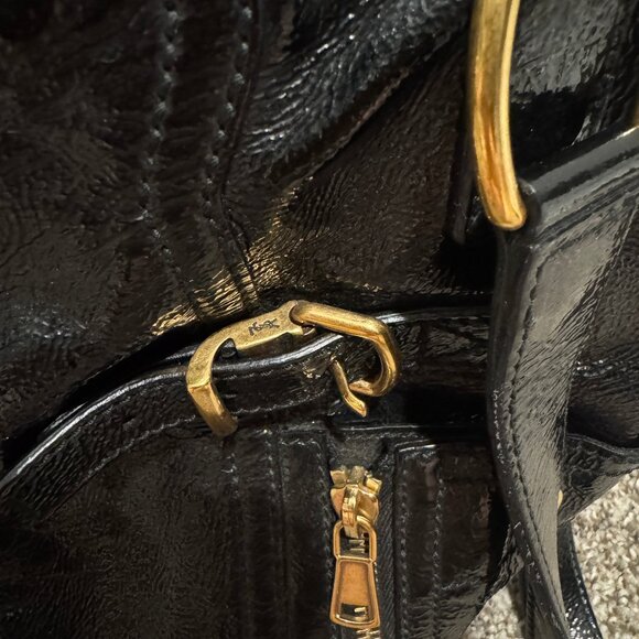 YSL Downtown Tote in patent black - Picture 12 of 16